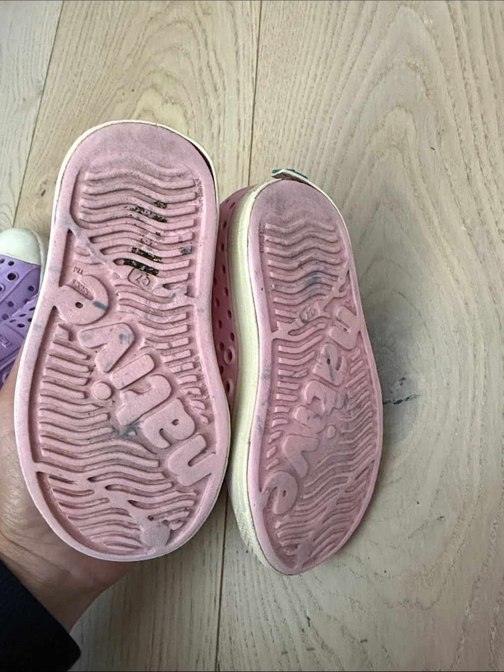 Native Slip-On Kids Shoes in Pink and Lavender size 7